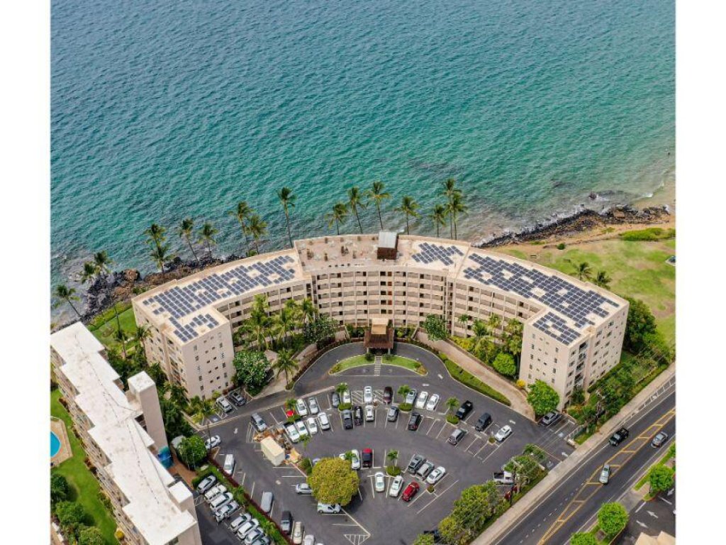 ROYAL MAUIAN, #302 Vacation Rental in Hawaii - RedAwning