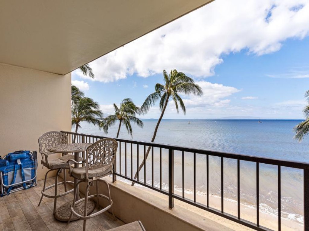 SUGAR BEACH RESORT, #524 Vacation Rental in Hawaii - RedAwning