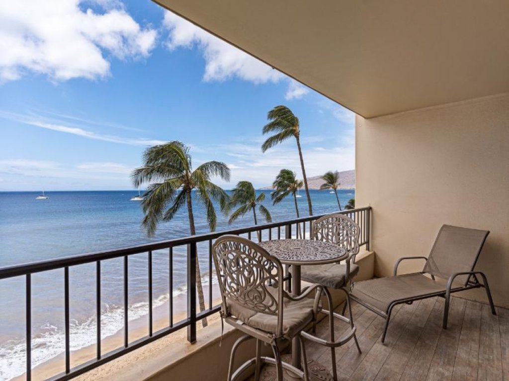 SUGAR BEACH RESORT, #524 Vacation Rental in Hawaii - RedAwning