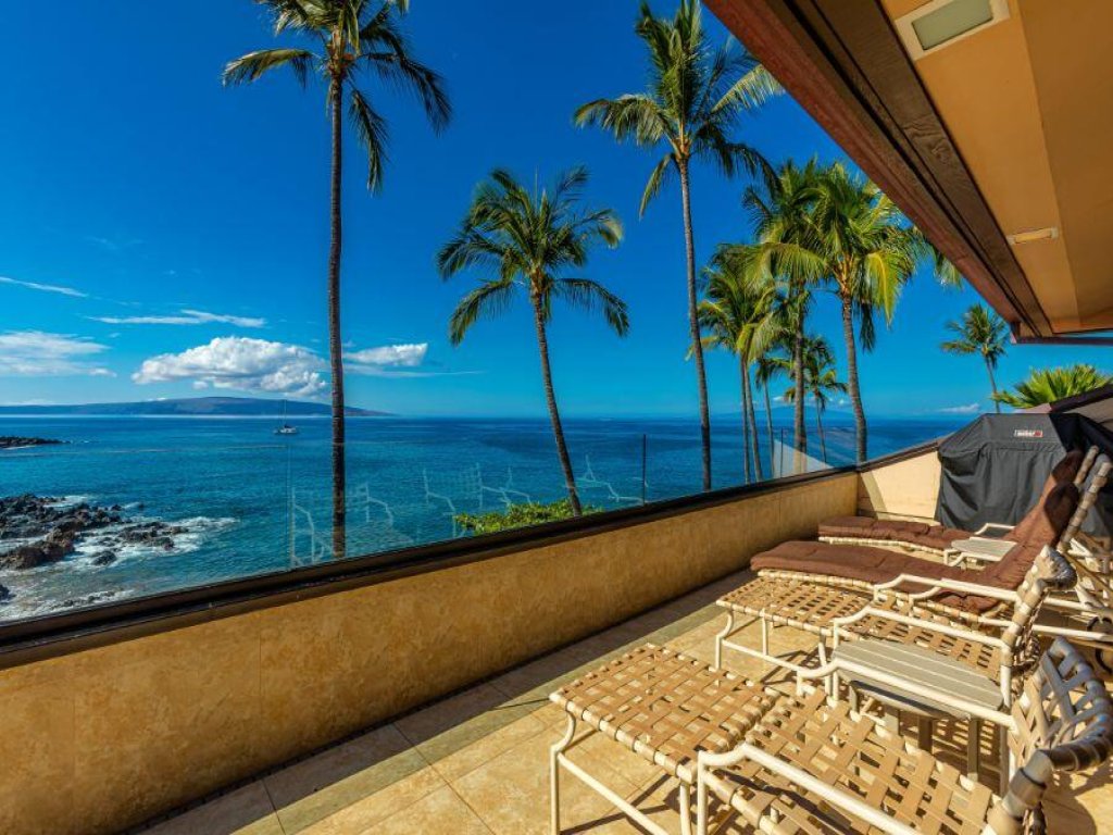 MAKENA SURF, #G-304  Vacation Rental in Hawaii - RedAwning