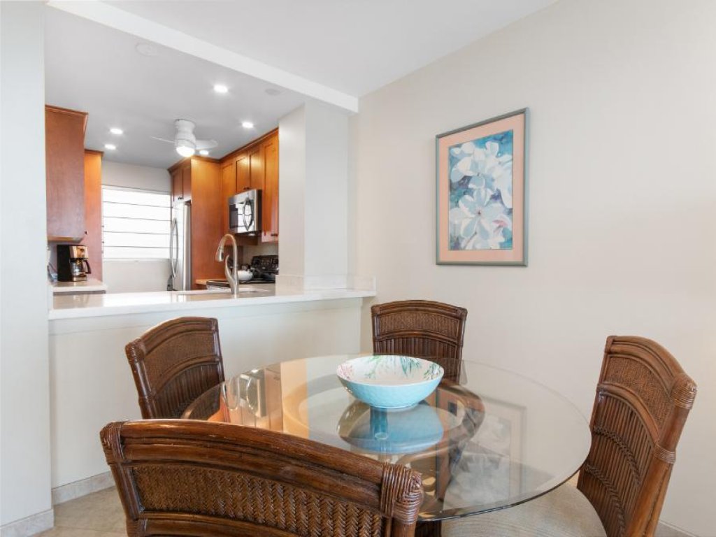 ROYAL MAUIAN, #416 Vacation Rental in Hawaii - RedAwning