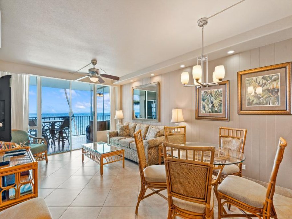 ROYAL MAUIAN, #317 Vacation Rental in Hawaii - RedAwning
