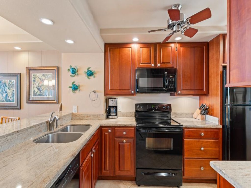 ROYAL MAUIAN, #317 Vacation Rental in Hawaii - RedAwning