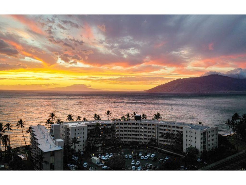 ROYAL MAUIAN, #317 Vacation Rental in Hawaii - RedAwning