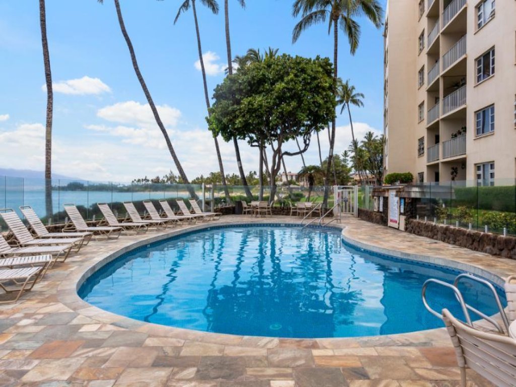 ROYAL MAUIAN, #317 Vacation Rental in Hawaii - RedAwning
