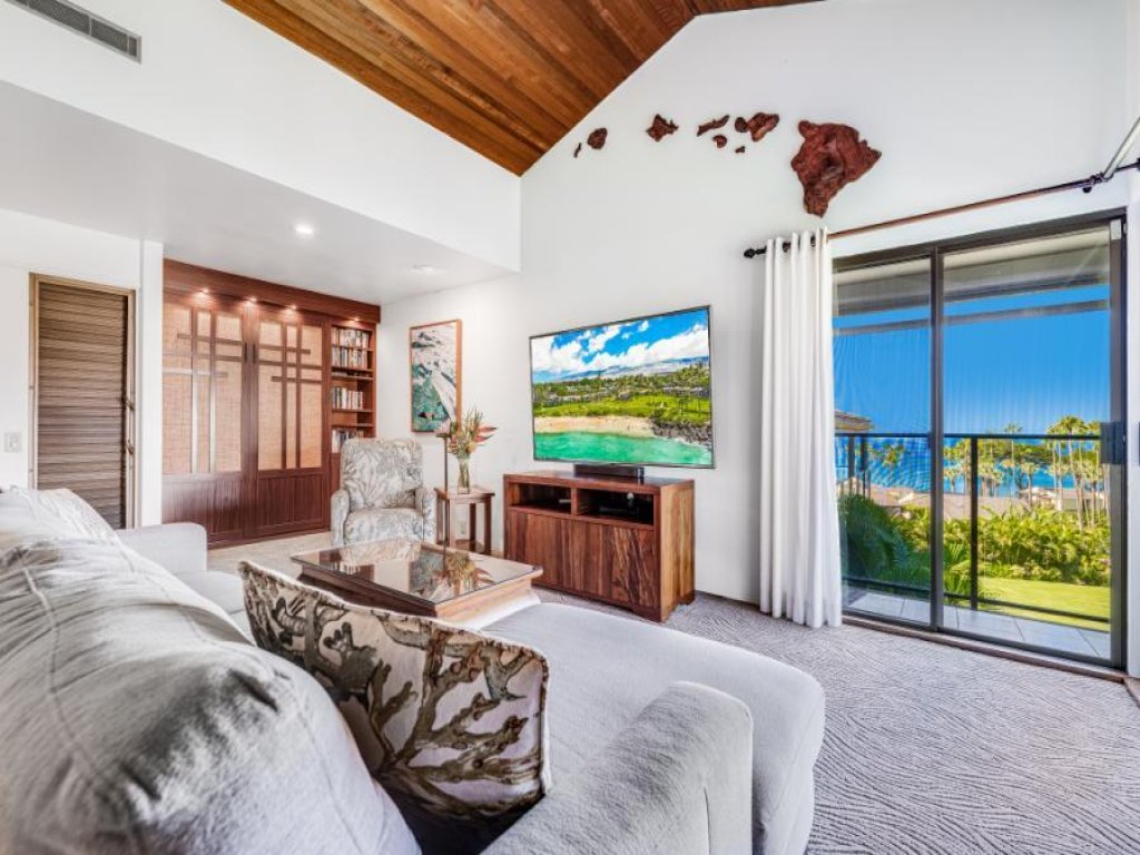 WAILEA ELUA, #0302 Vacation Rental in Hawaii - RedAwning