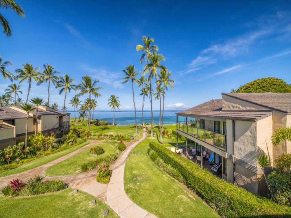 WAILEA ELUA, #1404 Vacation Rental in Hawaii - RedAwning