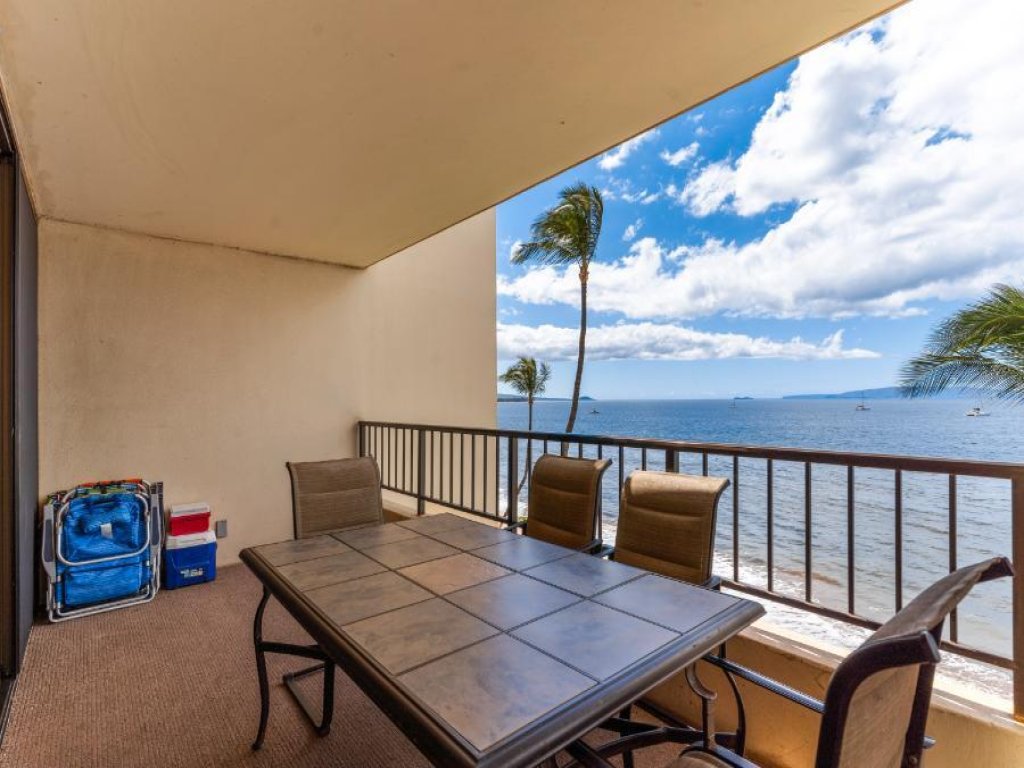 SUGAR BEACH RESORT, #535 Vacation Rental in Hawaii - RedAwning
