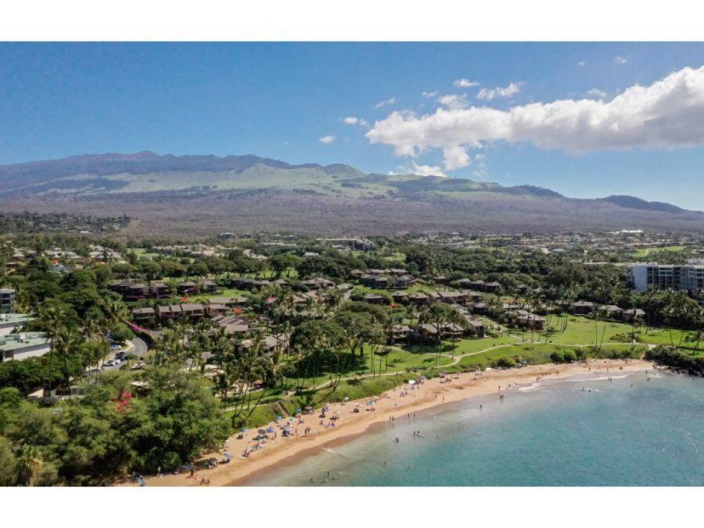 WAILEA ELUA, #1601 Vacation Rental in Hawaii - RedAwning
