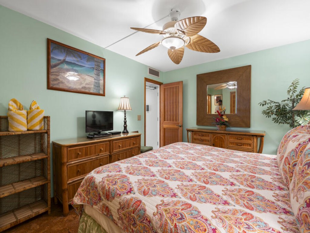 KIHEI BEACH, #305* Vacation Rental in Hawaii - RedAwning