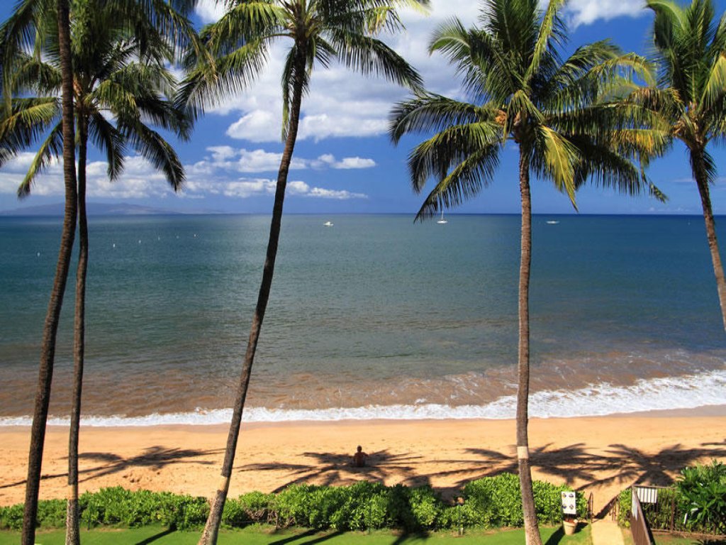 KIHEI BEACH, #402 Vacation Rental in Hawaii - RedAwning