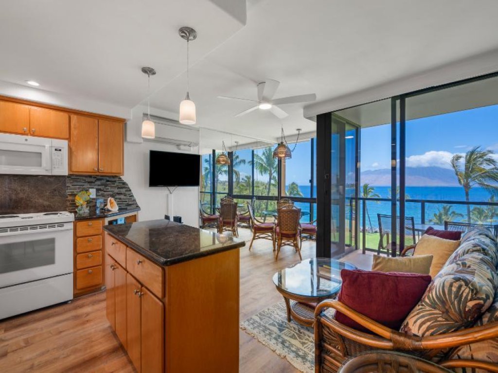 KIHEI SURFSIDE, #508 Vacation Rental in Hawaii - RedAwning