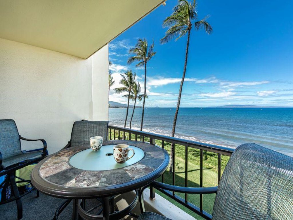 SUGAR BEACH RESORT, #319 Vacation Rental in Hawaii - RedAwning