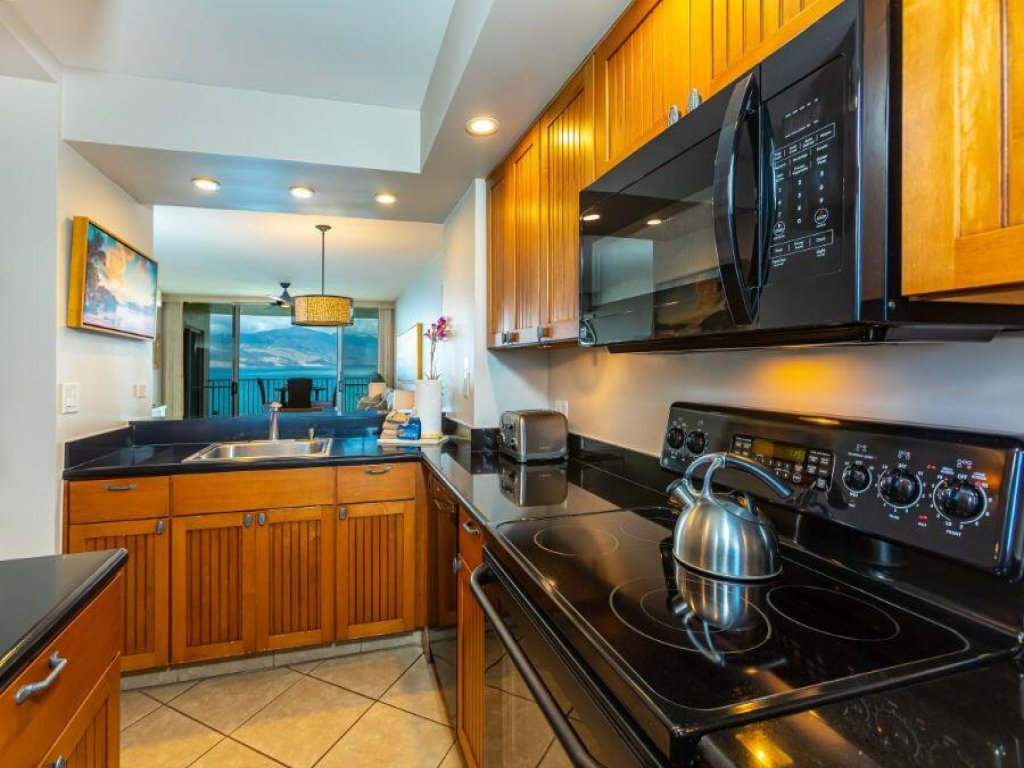 ROYAL MAUIAN #506 Vacation Rental in Hawaii - RedAwning