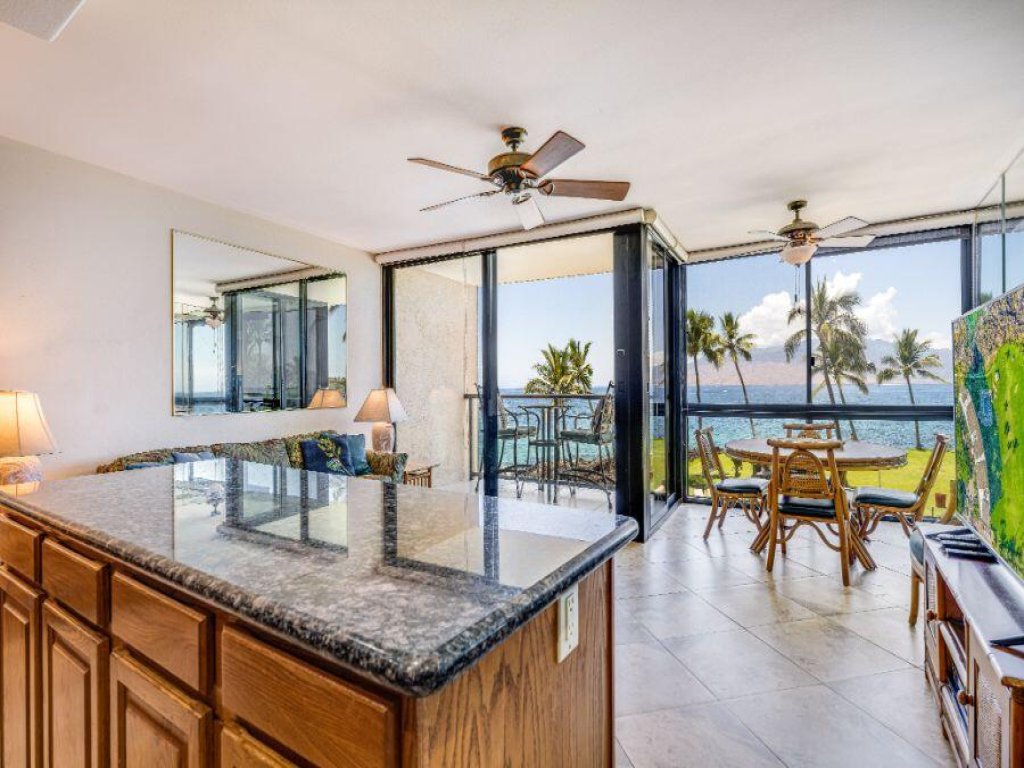 Kihei Surfside #305 Vacation Rental in Hawaii - RedAwning