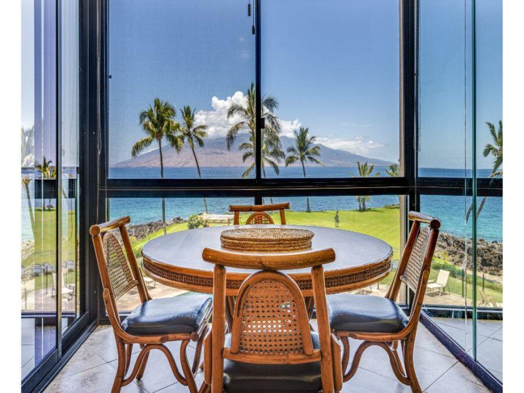 Kihei Surfside #305 Vacation Rental in Hawaii - RedAwning