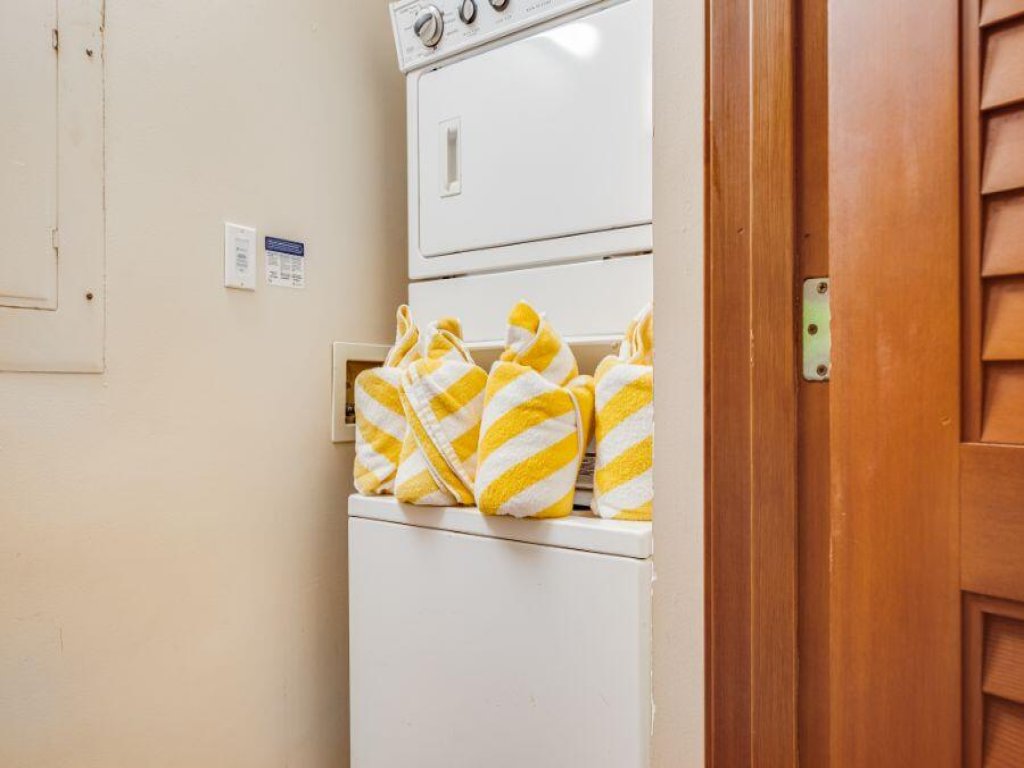 MAKENA SURF, #C-103  Vacation Rental in Hawaii - RedAwning