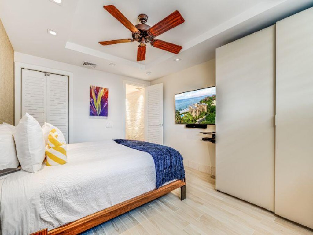 POLO BEACH CLUB #707 Vacation Rental in Hawaii - RedAwning