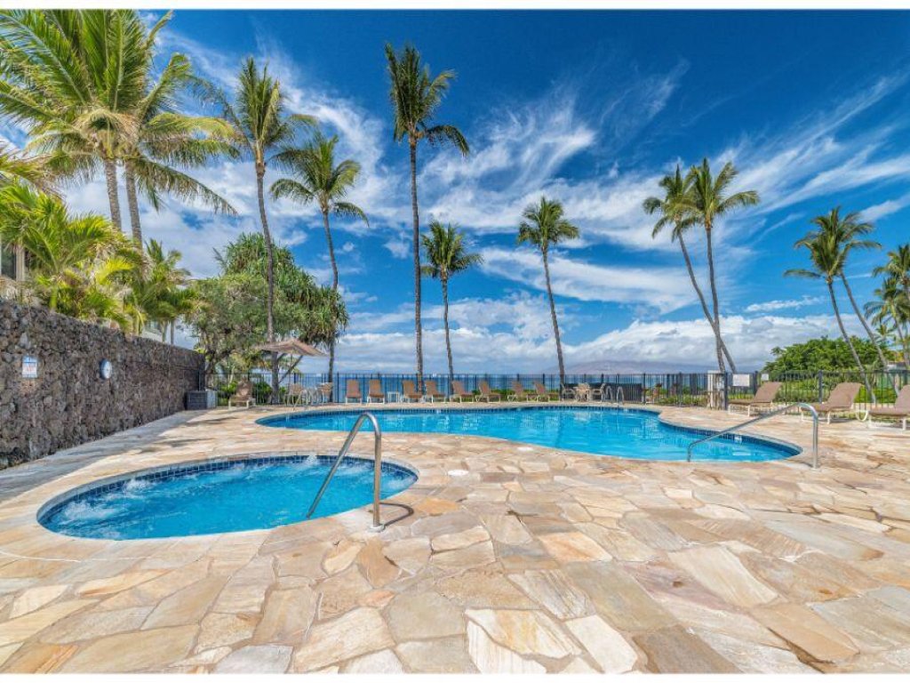 POLO BEACH CLUB #707 Vacation Rental in Hawaii - RedAwning