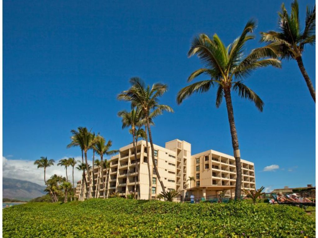 SUGAR BEACH RESORT, #414 Vacation Rental in Hawaii - RedAwning