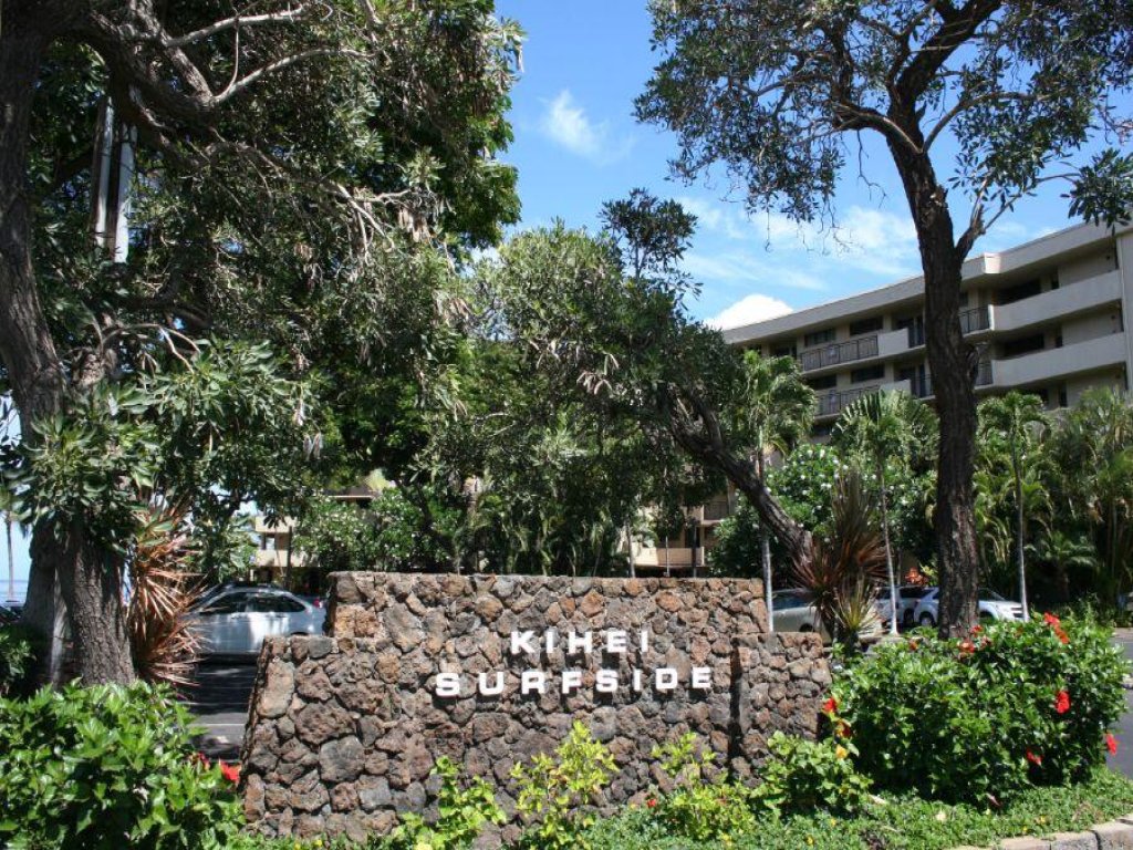 Kihei Surfside #411 Vacation Rental in Hawaii - RedAwning