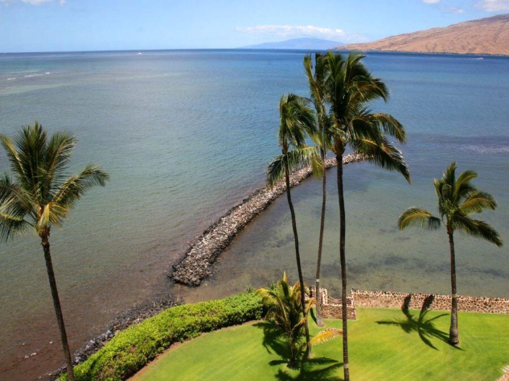 MENEHUNE SHORES, #115** Vacation Rental in Hawaii - RedAwning