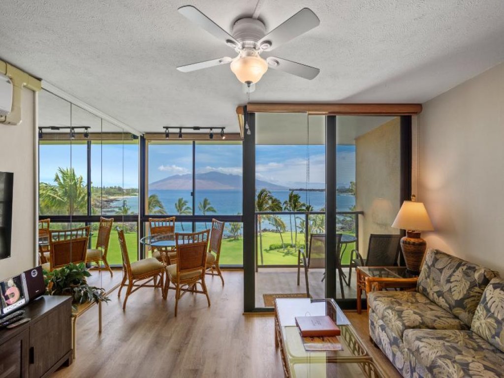 KIHEI SURFSIDE #608 Vacation Rental in Hawaii - RedAwning