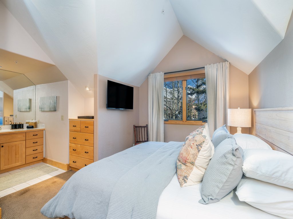Aspen Ridge 4 Vacation Rental in Mountain Village - RedAwning