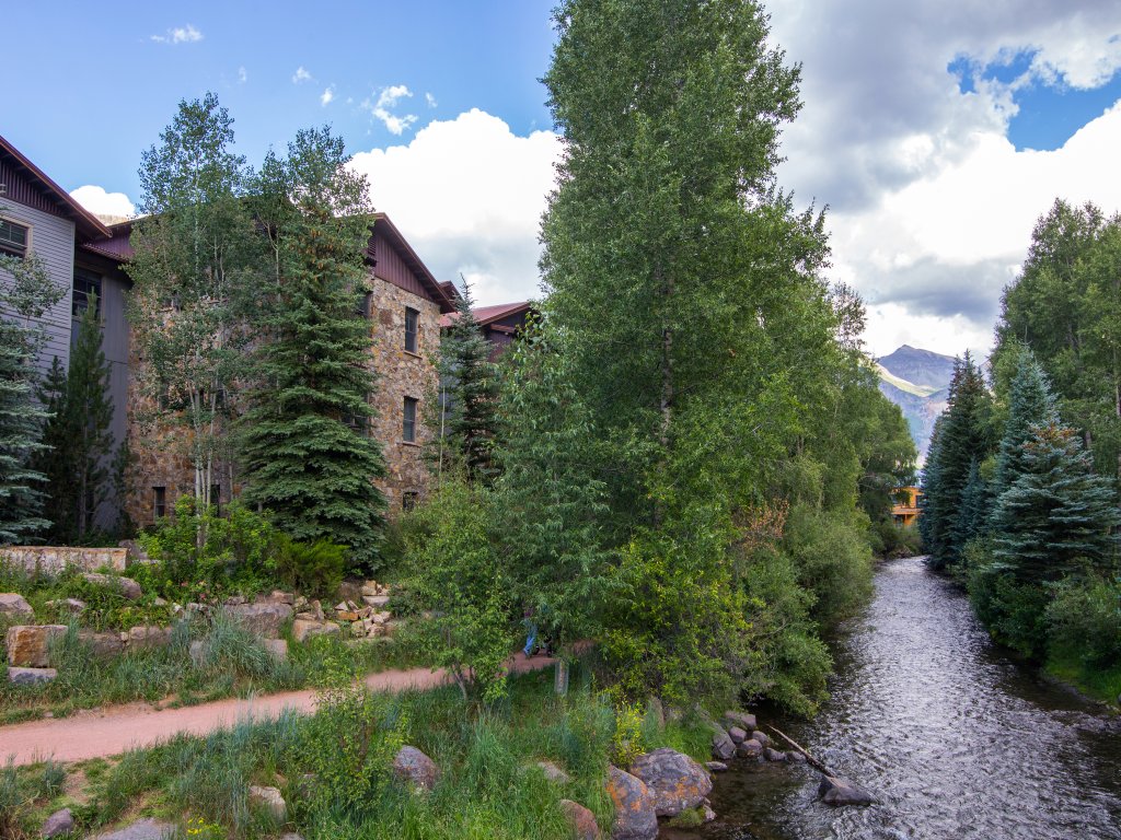 River Club 105 Vacation Rental in Telluride - RedAwning