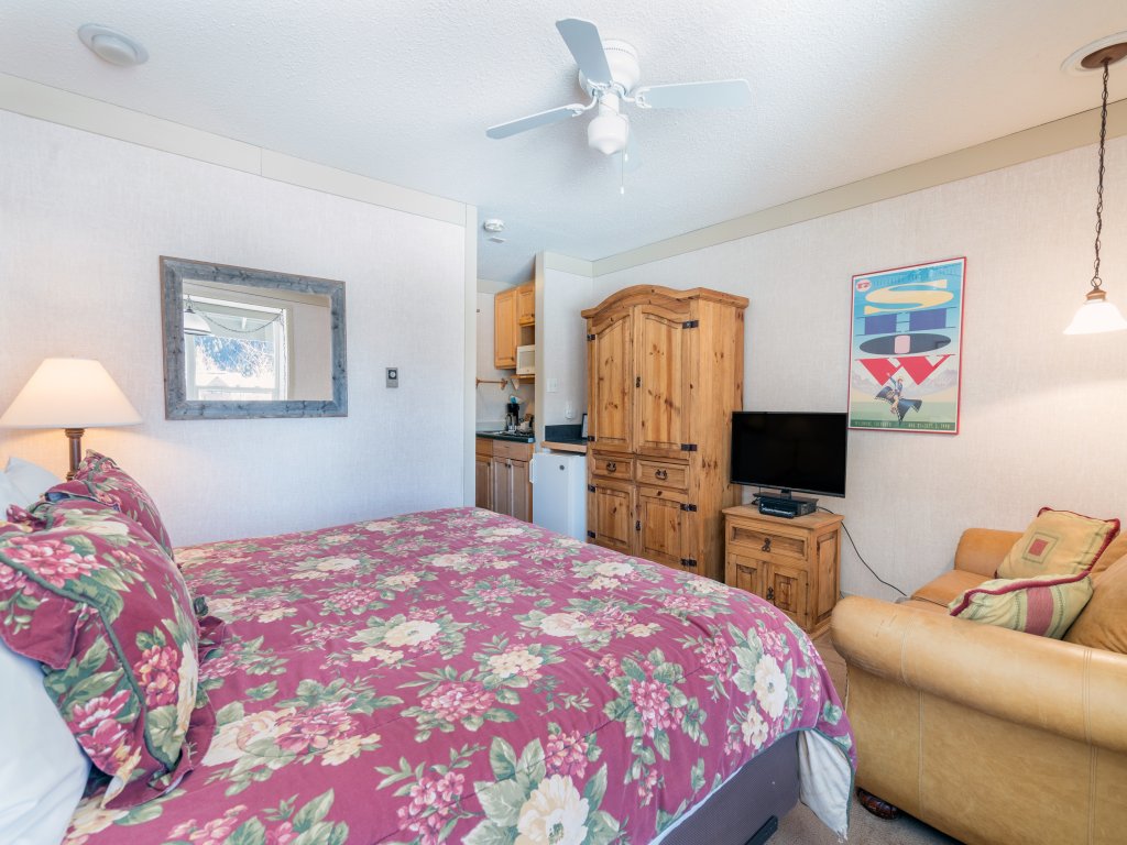 Mountainside Inn 121 Vacation Rental in Telluride - RedAwning