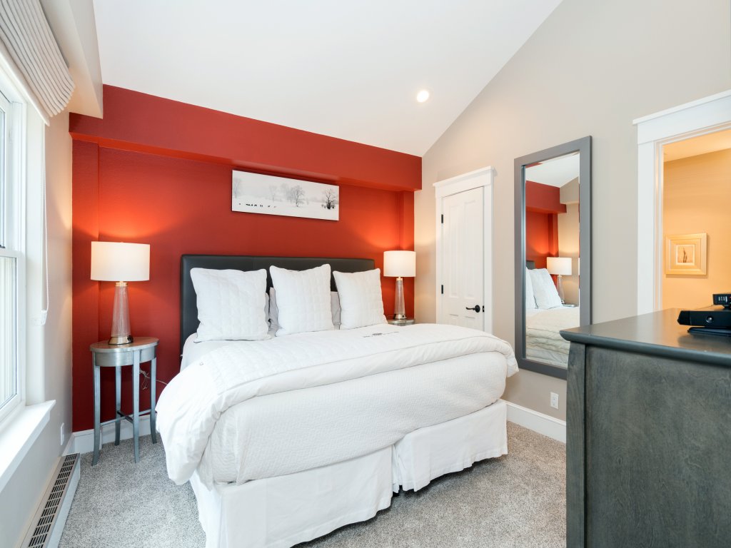 River Club 302 Vacation Rental in Telluride - RedAwning