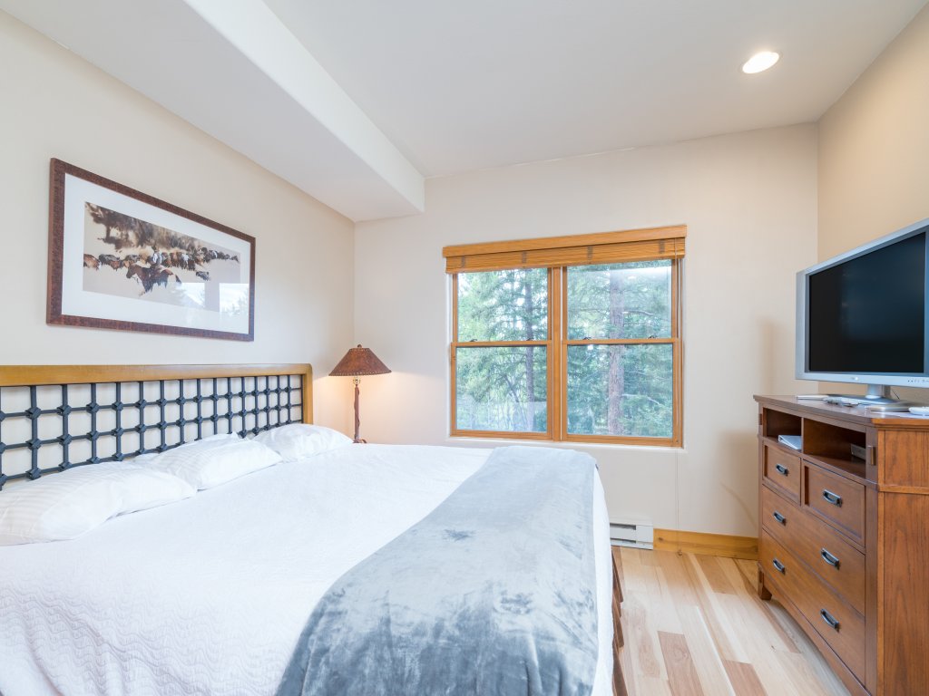 Bear Creek Lodge 305B Vacation Rental in Mountain Village - RedAwning
