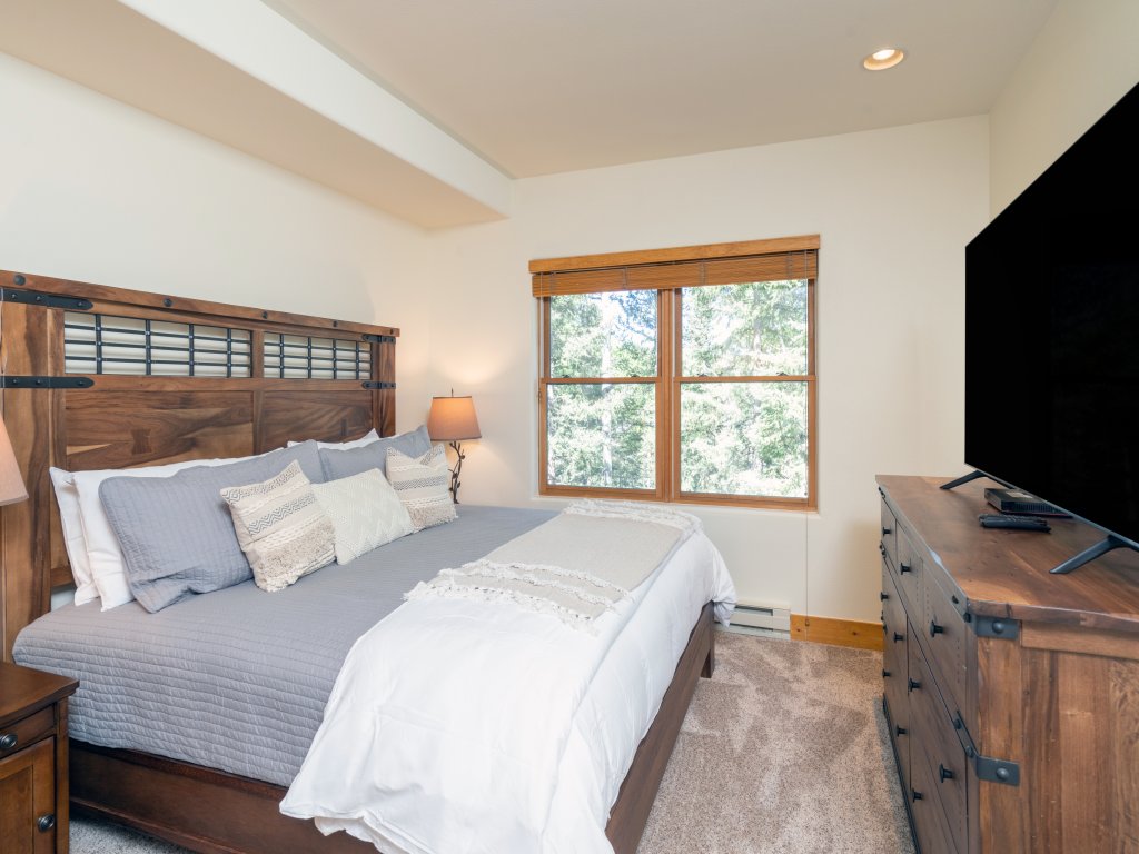 Bear Creek Lodge 303 Vacation Rental in Mountain Village - RedAwning