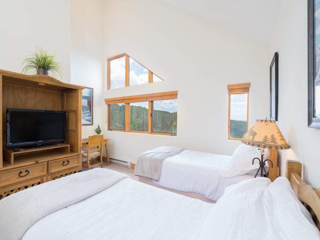Bear Creek Lodge 409 Vacation Rental in Mountain Village - RedAwning