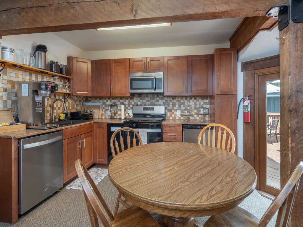 Manitou Lodge #4 Vacation Rental in Telluride - RedAwning