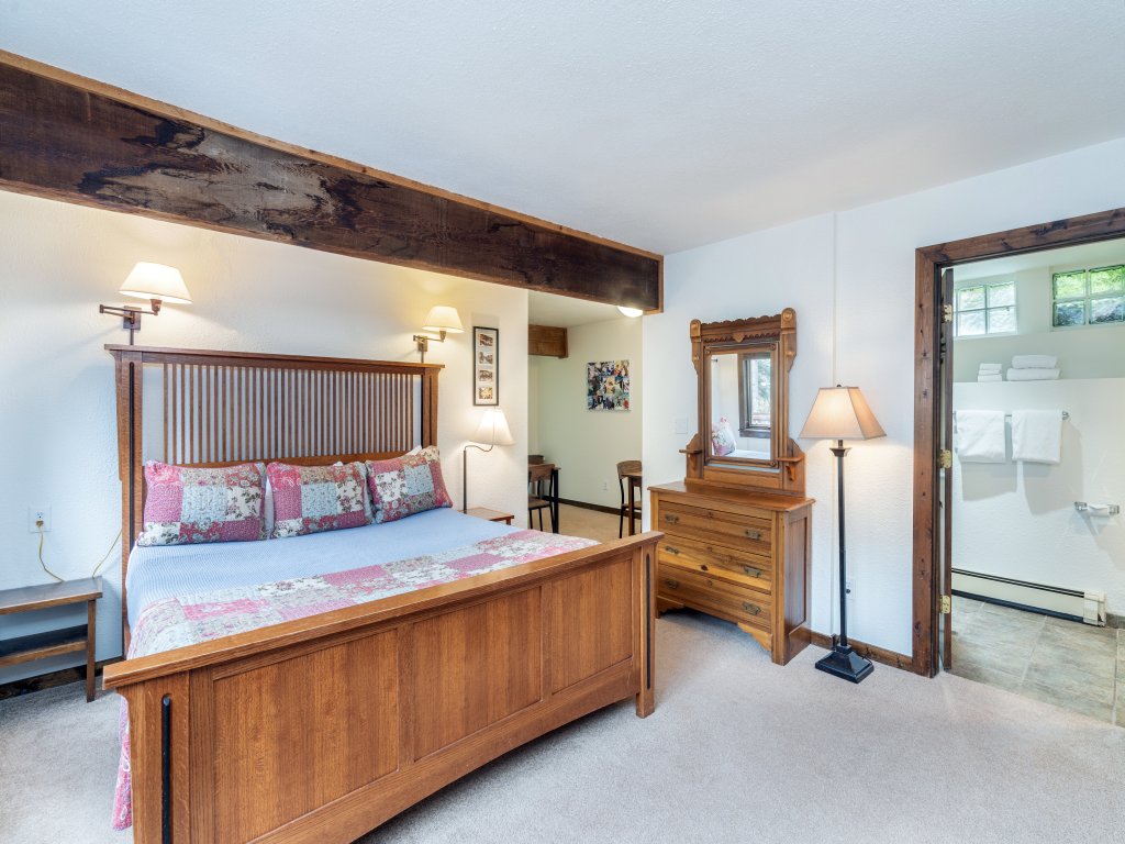 Manitou Lodge #4 Vacation Rental in Telluride - RedAwning