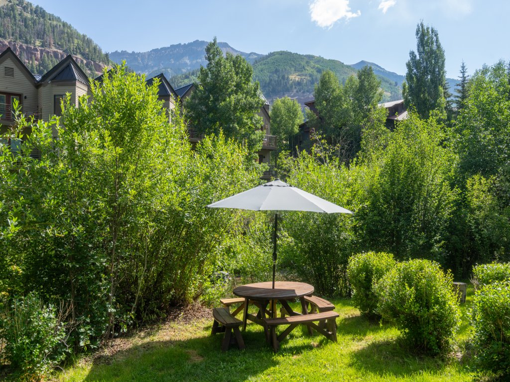 Mountainside Inn 222 Vacation Rental in Telluride - RedAwning