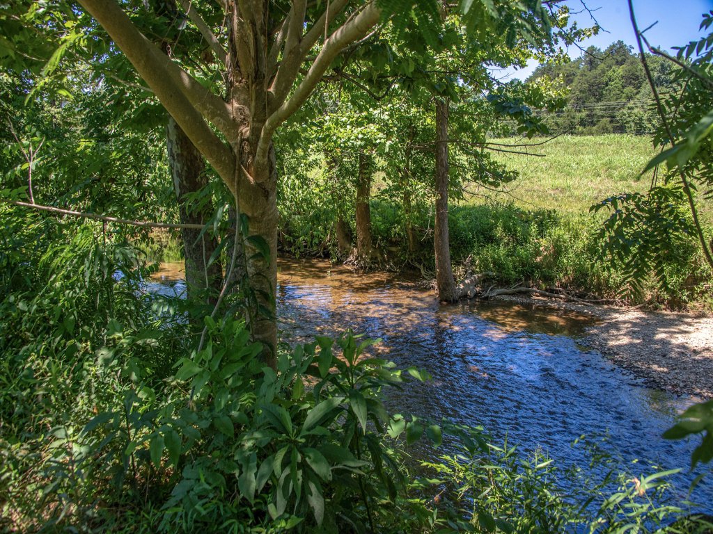 Creekside Splendor Vacation Rental in Sevierville - RedAwning