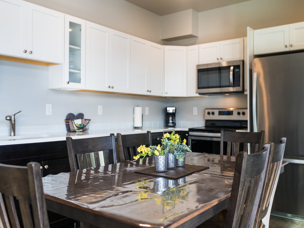 Marina's Edge Condo Walk to Restaurants, Wineries Vacation Rental in Washington - RedAwning