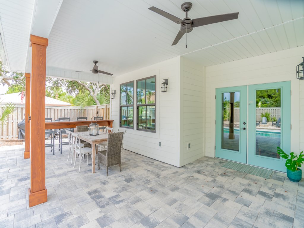 Bid-A-Wee Beach Bungalow Vacation Rental in Panama City Beach - RedAwning