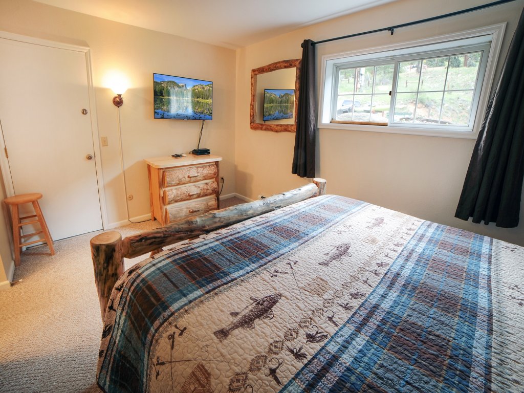 Fawn Valley Inn: 298 Vacation Rental in Estes Park - RedAwning