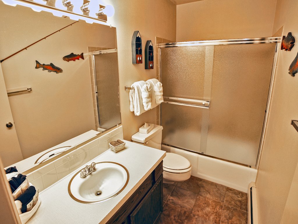 Fawn Valley Inn: 284 Vacation Rental in Estes Park - RedAwning