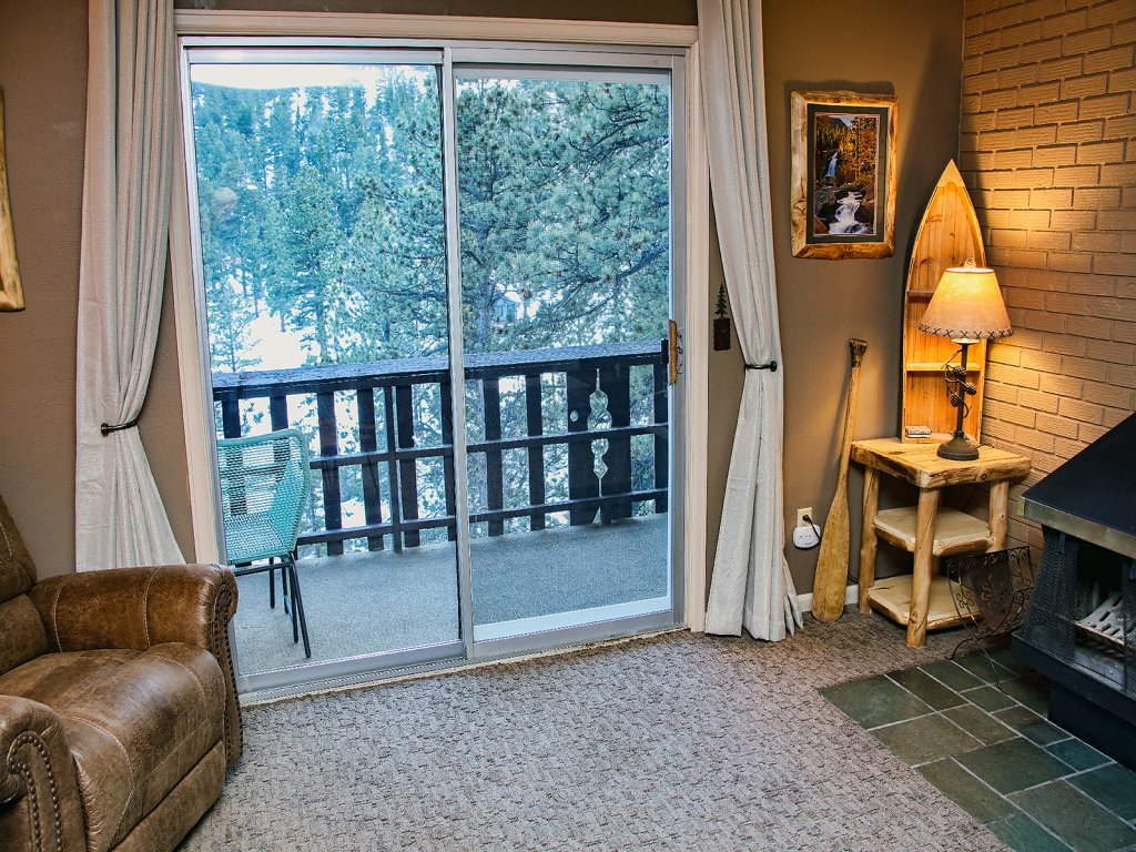 Fawn Valley Inn: 284 Vacation Rental in Estes Park - RedAwning