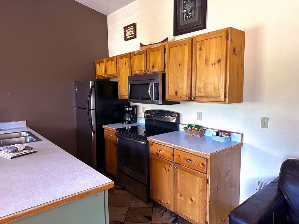 Lazy R Cottages: 14 Vacation Rental in Estes Park - RedAwning