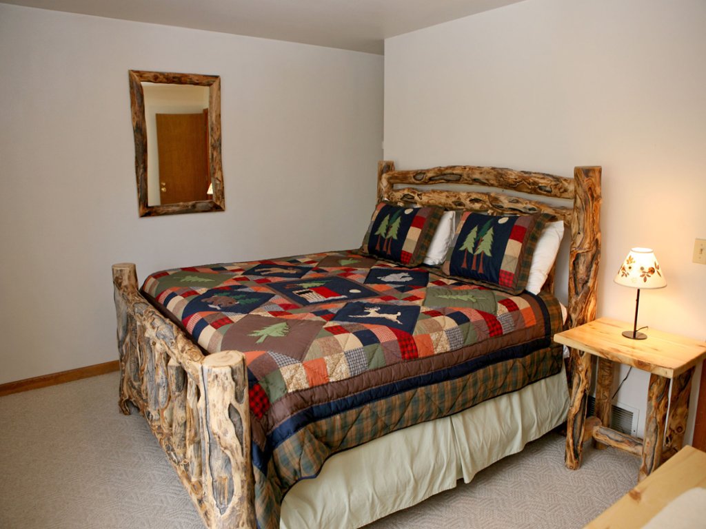 Lazy R Cottages: 14 Vacation Rental in Estes Park - RedAwning