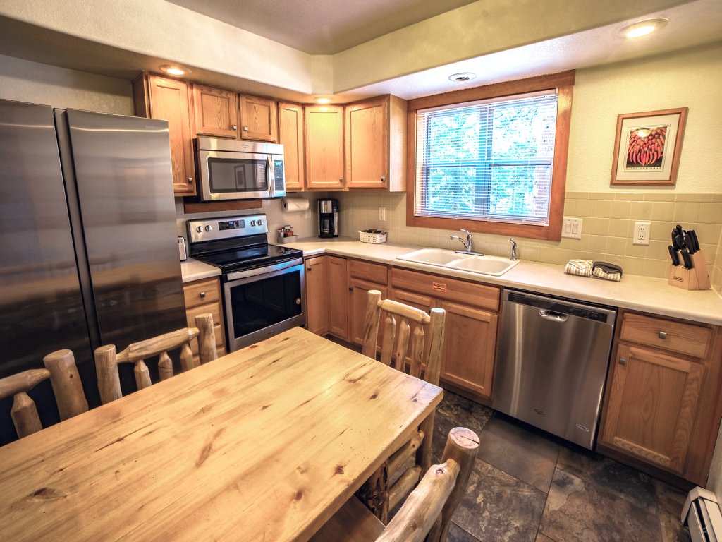Timber Creek Chalets: 9 Vacation Rental in Estes Park - RedAwning