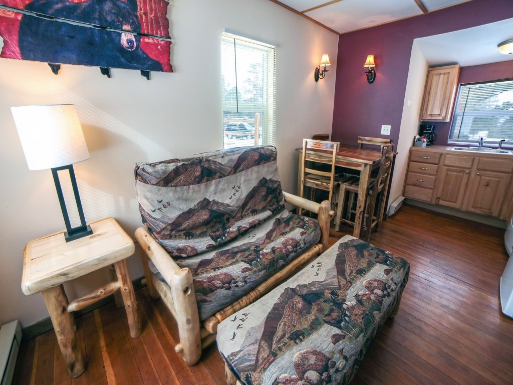 Triple R Cottages: 6 Vacation Rental in Estes Park - RedAwning