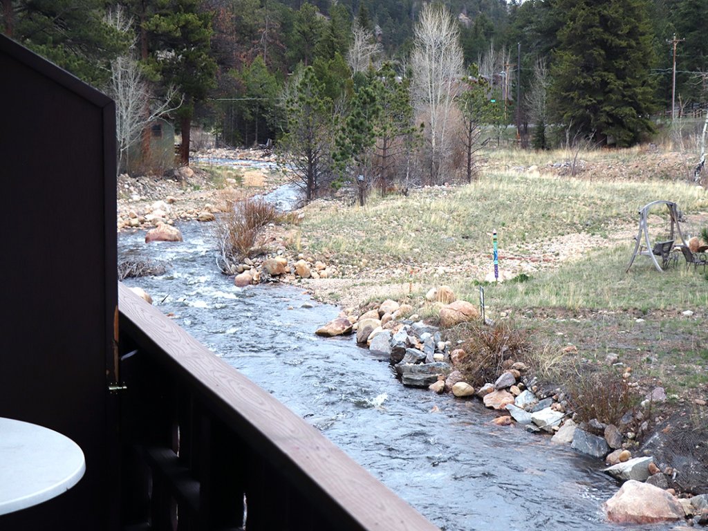 Fawn Valley Inn: 210 Vacation Rental in Estes Park - RedAwning