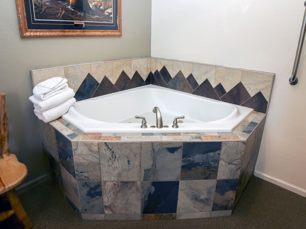 Fawn Valley Inn: 101 Vacation Rental in Estes Park - RedAwning