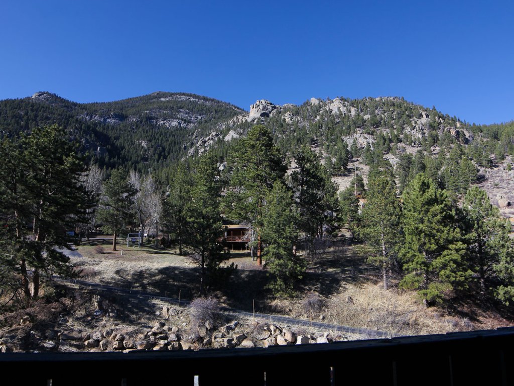 Fawn Valley Inn: 279 Vacation Rental in Estes Park - RedAwning